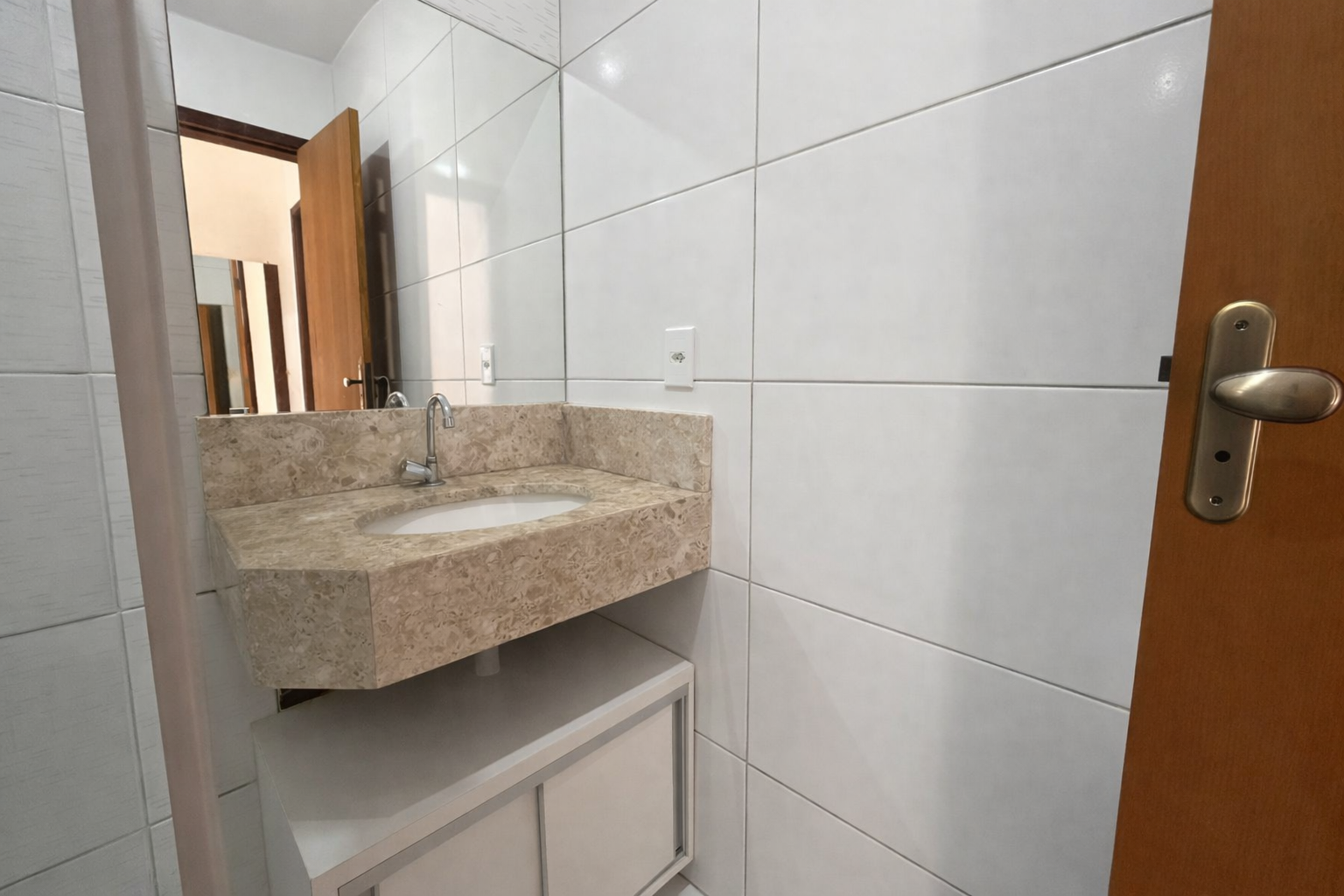 APARTAMENTO A 5 MINUTOS DO CENTRO